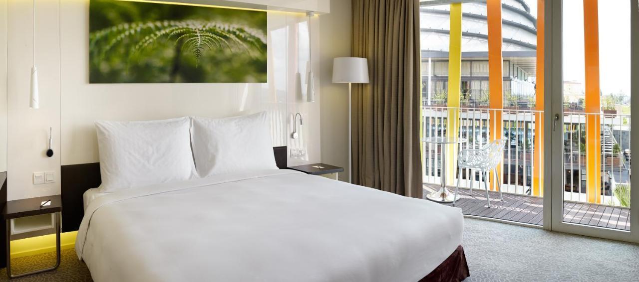 Radisson Blu Hotel & Convention Centre Kigali Exterior photo A room at the hotel