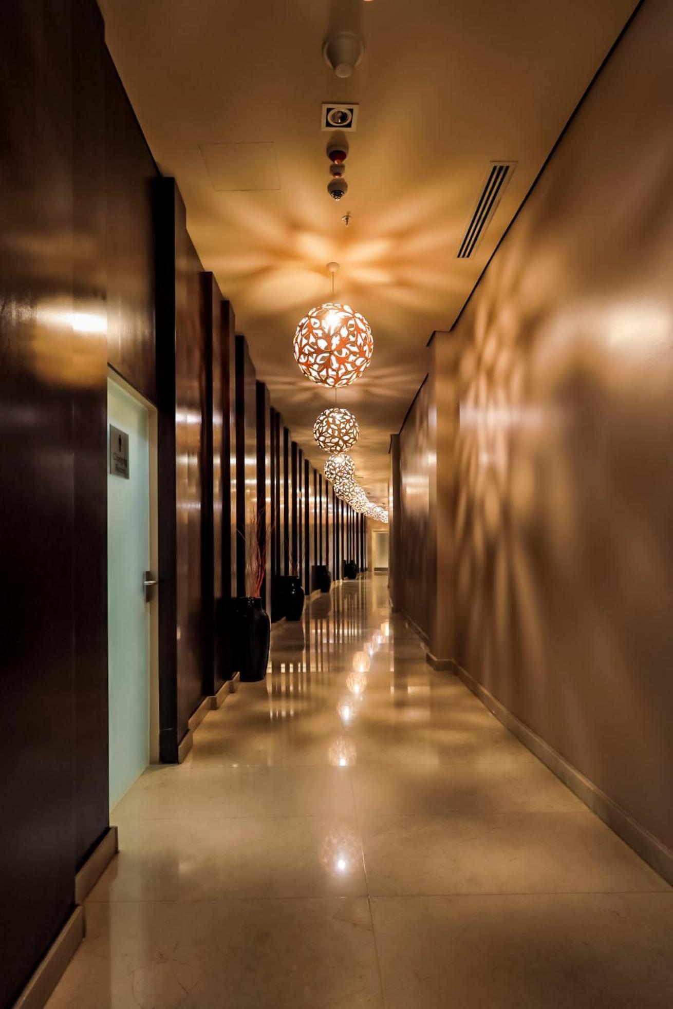 Radisson Blu Hotel & Convention Centre Kigali Exterior photo A corridor at the hotel